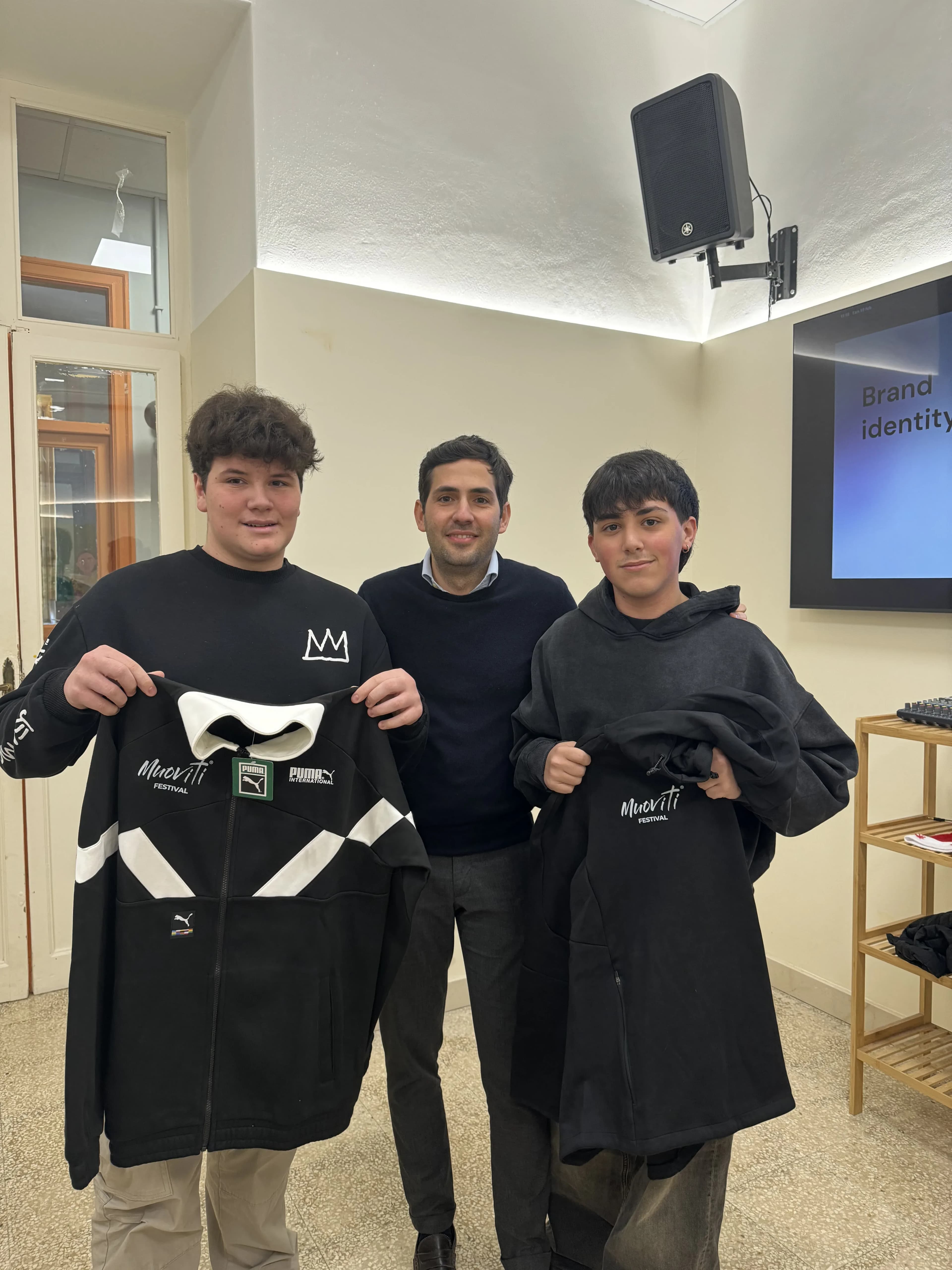 Brand Identity e AI: Un'Esperienza Creativa con gli Studenti del Liceo Don Bosco Ranchibile gallery 12